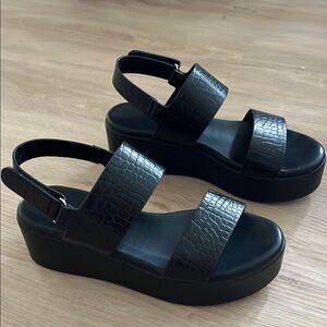 Black Platform Aldo Sandals